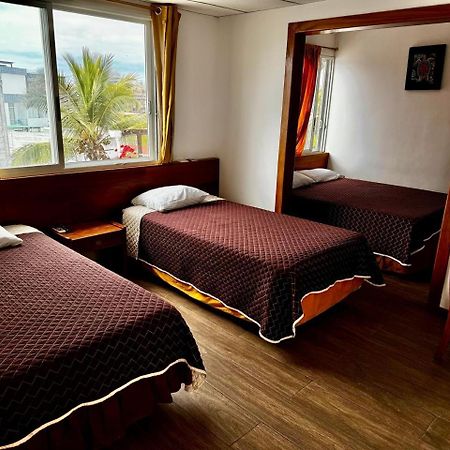 Hostal Muyuyo プエルトアヨラ エクステリア 写真