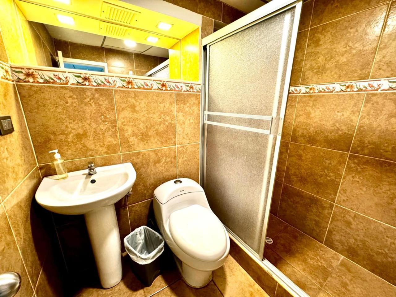 Hostal Muyuyo プエルトアヨラ エクステリア 写真