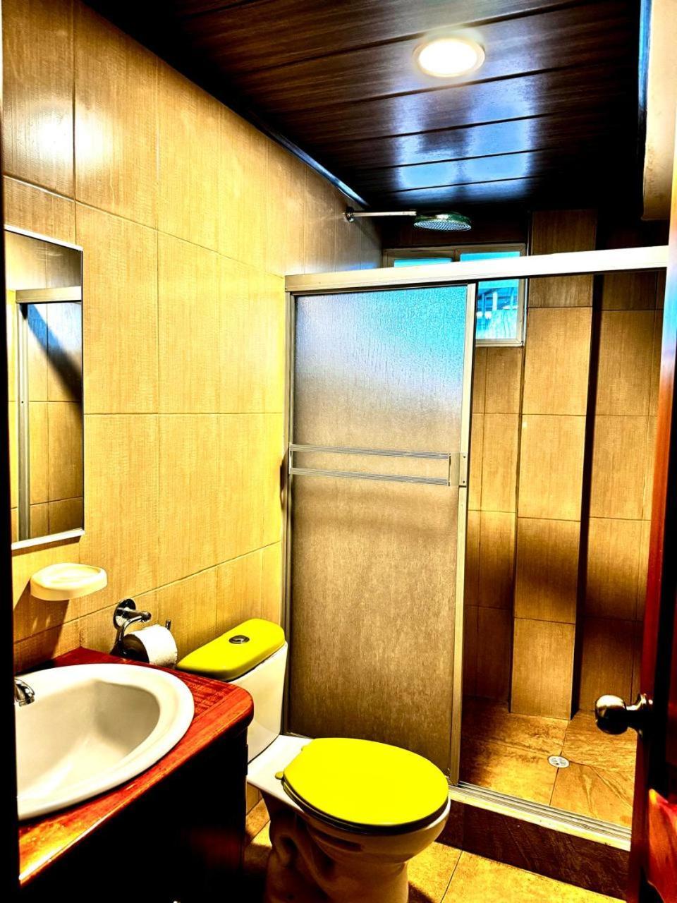 Hostal Muyuyo プエルトアヨラ エクステリア 写真