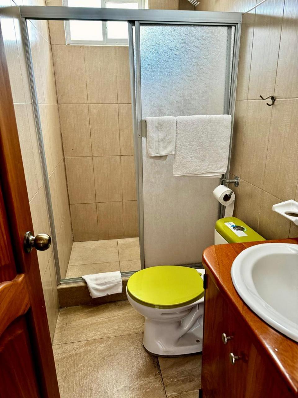 Hostal Muyuyo プエルトアヨラ エクステリア 写真